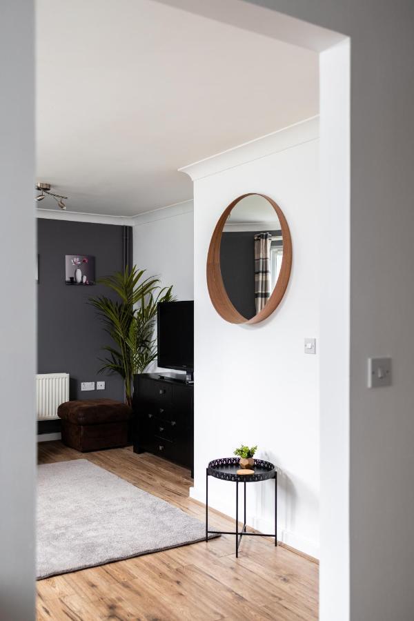 Charming 2Br Ground Floor Flat In Sholing, 11 Mins From City Centre - Recently Set Up With Love Southampton Bagian luar foto