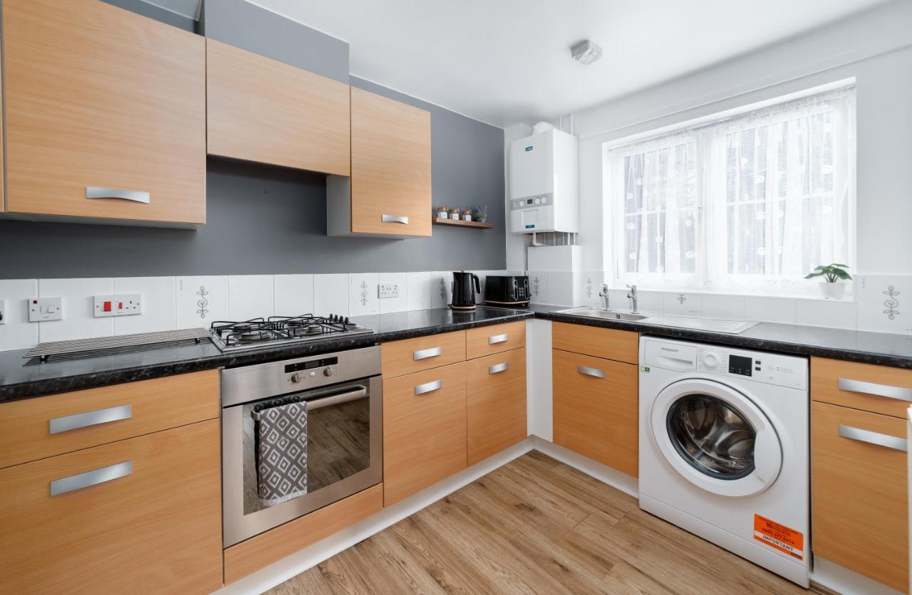 Charming 2Br Ground Floor Flat In Sholing, 11 Mins From City Centre - Recently Set Up With Love Southampton Bagian luar foto