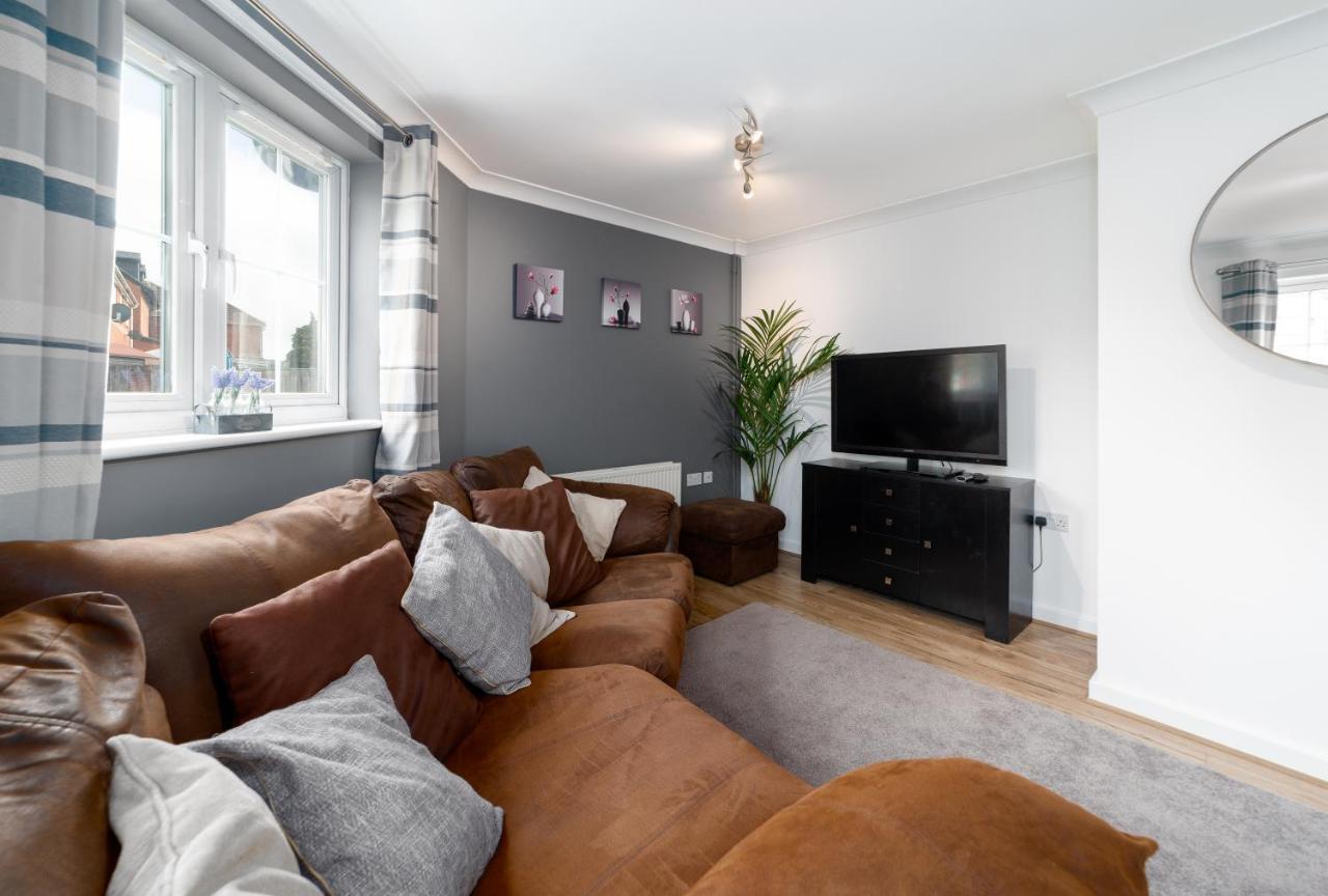 Charming 2Br Ground Floor Flat In Sholing, 11 Mins From City Centre - Recently Set Up With Love Southampton Bagian luar foto